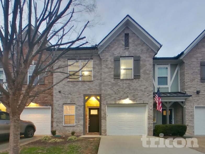 Primary Photo - 502 Hickory Leaf Ct