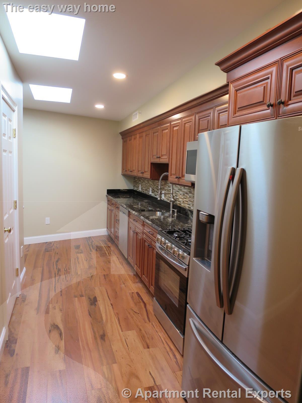 Building Photo - 136 Inman St