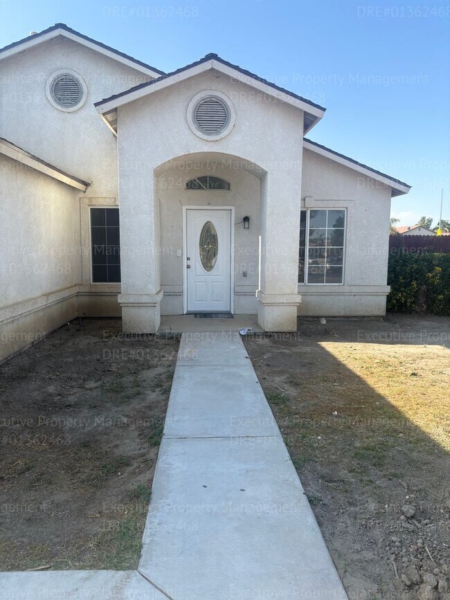 Building Photo - Corner lot 4-bedroom, 2-bathroom home