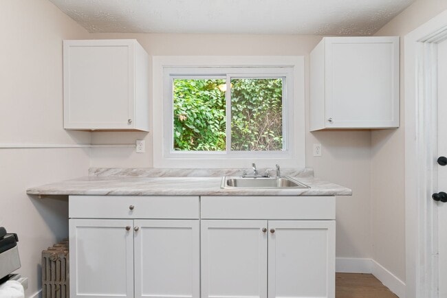 Building Photo - Charming 2 bedroom home in Turtle Creek av...
