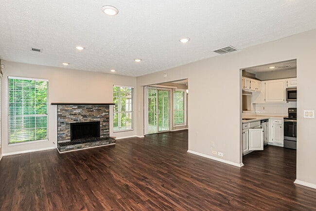 Building Photo - 871 Hampton Hill Ct