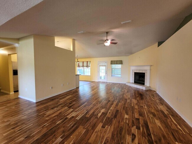 Building Photo - 2359 Heritage Cir