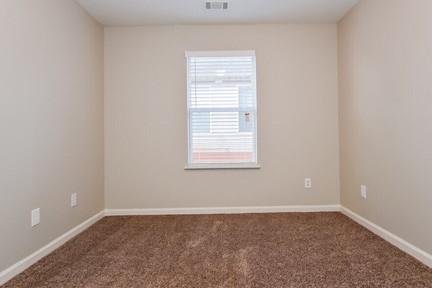 Building Photo - 1122 St Phillips Ct