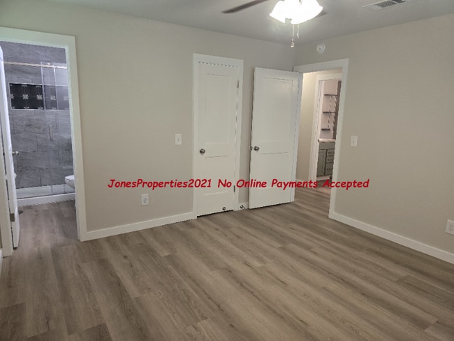 Building Photo - 1318 Crooked Creek Dr
