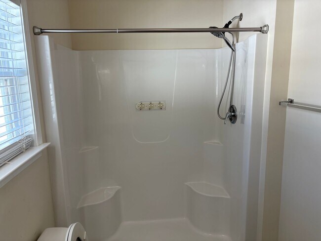 Building Photo - 292 Clearwater Dr