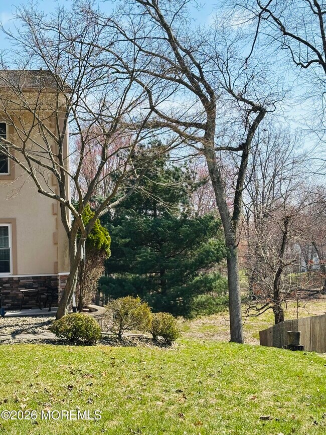 Building Photo - 32 Whitney Dr