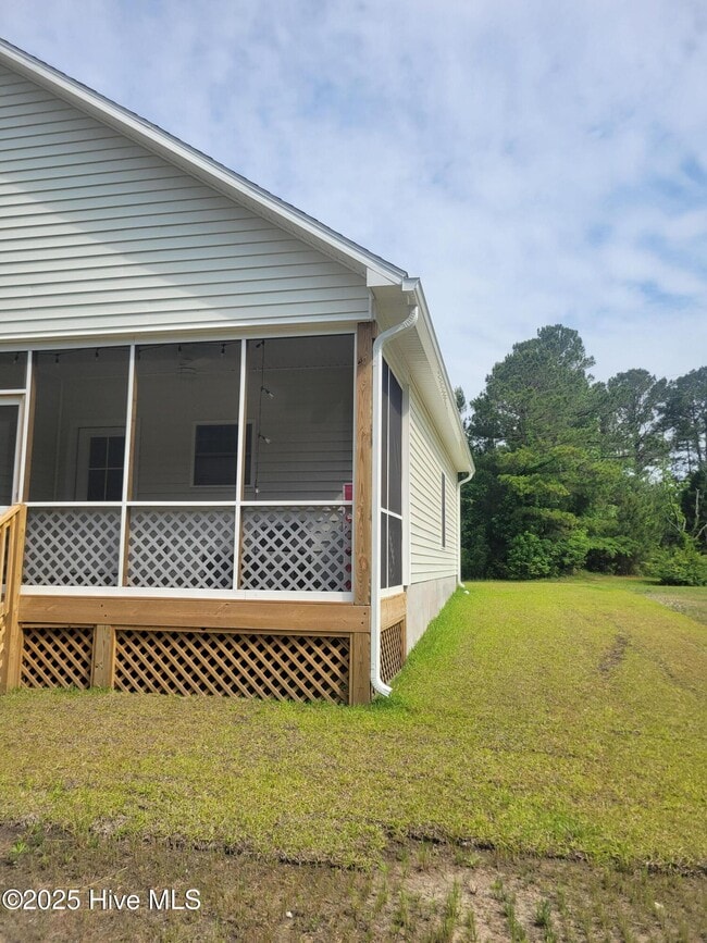 Building Photo - 613 Hobbs Dr