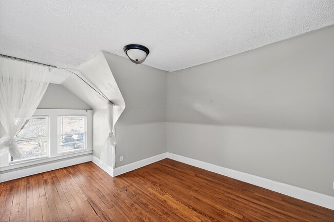 Building Photo - 1619 E Main St