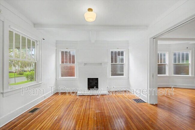 Building Photo - 1118 E Duffy St