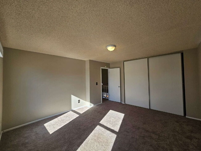 Building Photo - 150 N Carlton St