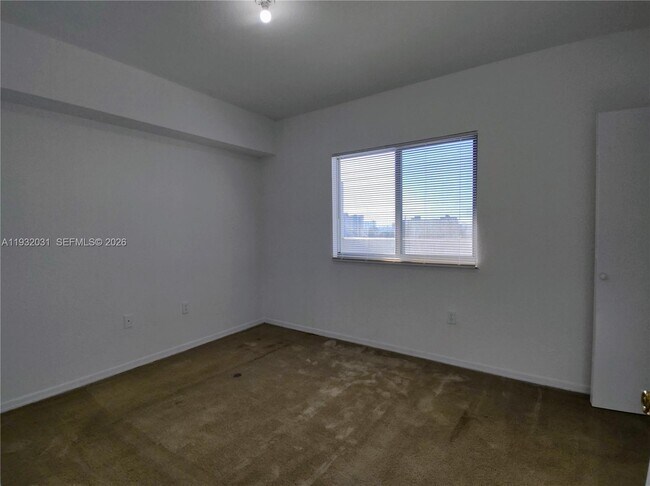 Building Photo - 36 NW 6th Ave