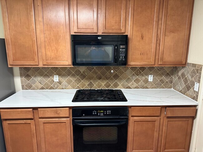 Building Photo - 2601 Easton Springs Ct