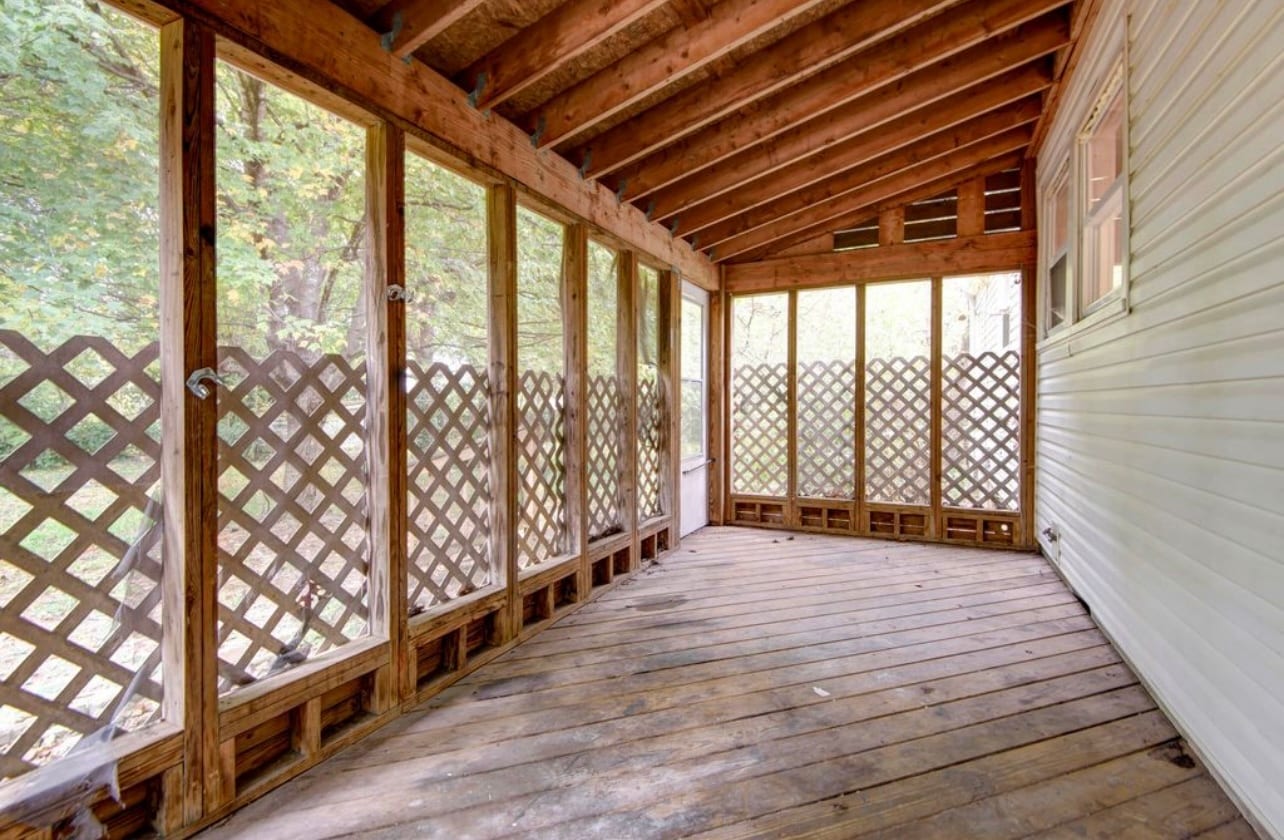 Building Photo - 740 S Warren Ave