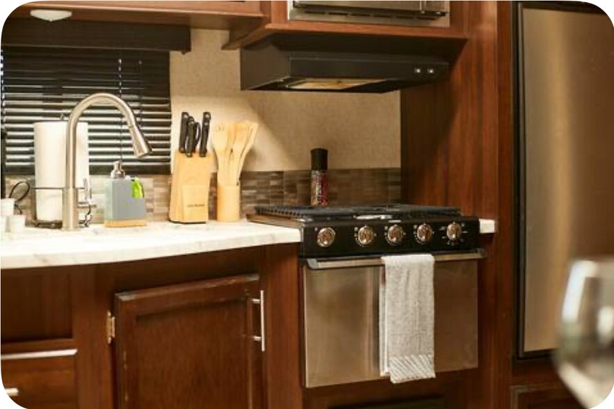 Building Photo - 414 Phippen Waiters Rd