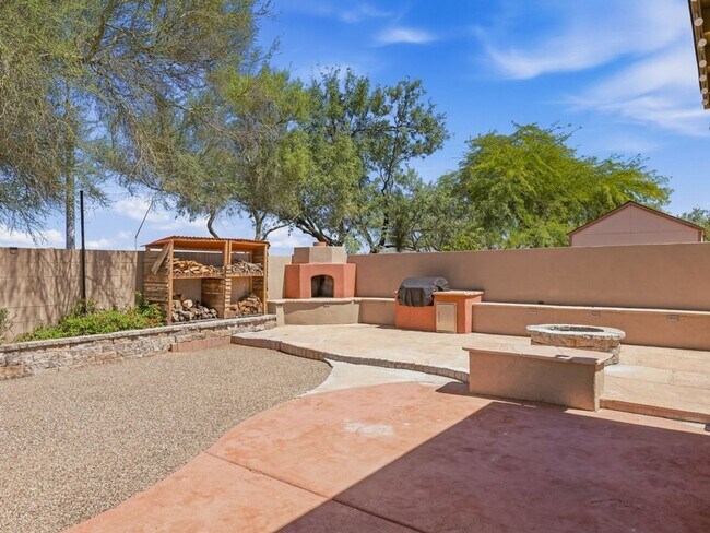 Building Photo - 8647 E Bullrider Pl