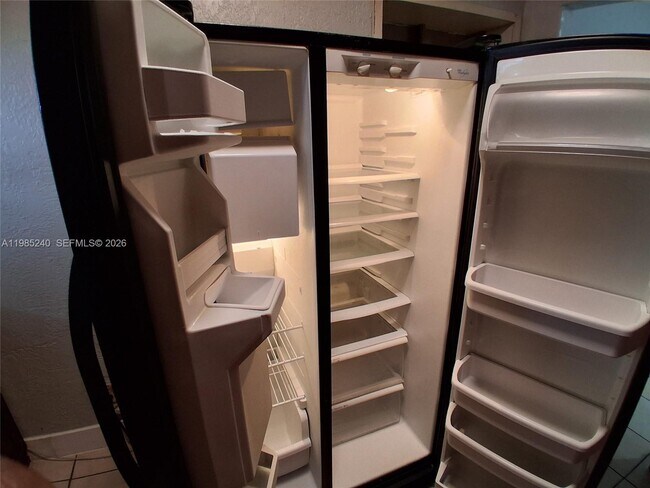 Building Photo - 880 NW 129th St