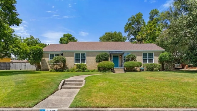 Building Photo - 1413 Augusta Ave