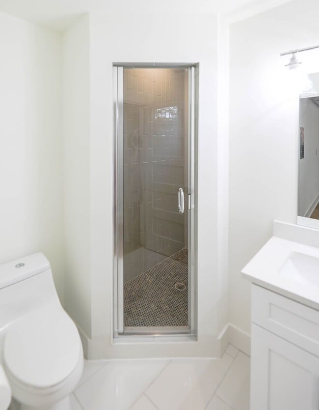 Building Photo - 8 Bedrooms 8 Baths Pre-leasing Now for 202...