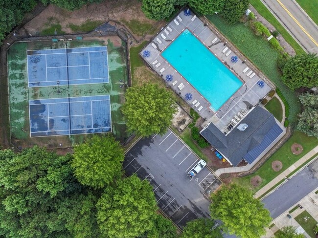 Building Photo - 256 Valley Xing