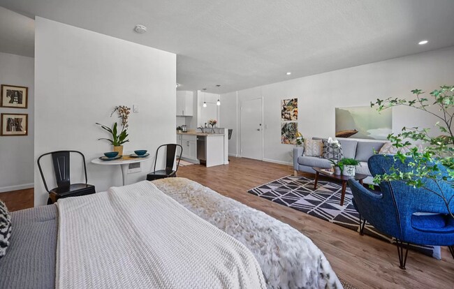 Building Photo - Adorable Remodeled Studio! Walk to Lake Merritt, Trader Joes, Whole Foods! Parking Included!