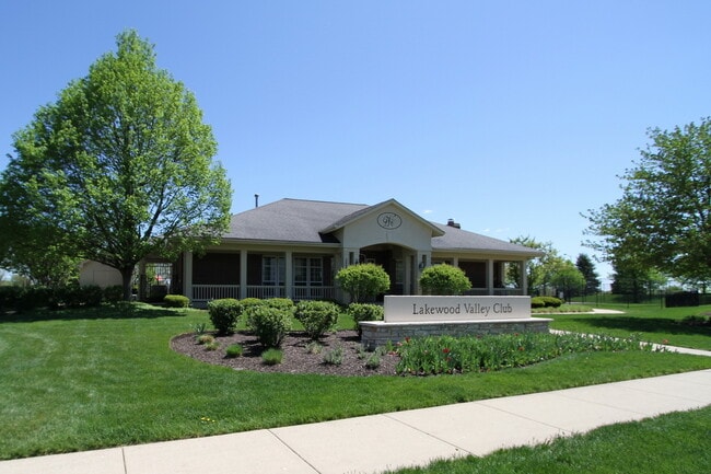 Building Photo - 2554 Dickens Dr