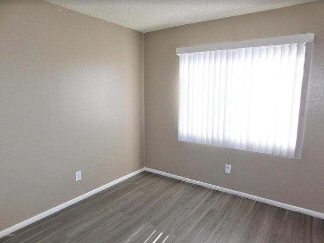 Building Photo - 4024 W Reade Ave