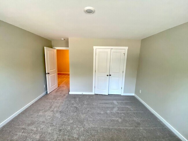 Building Photo - 115 Cranford Dr