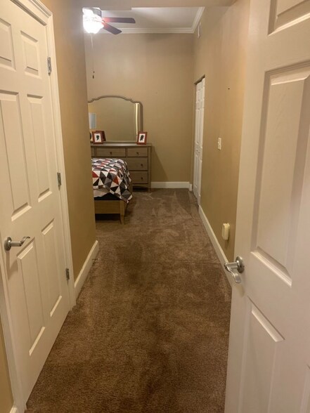 Building Photo - 1520 Main St