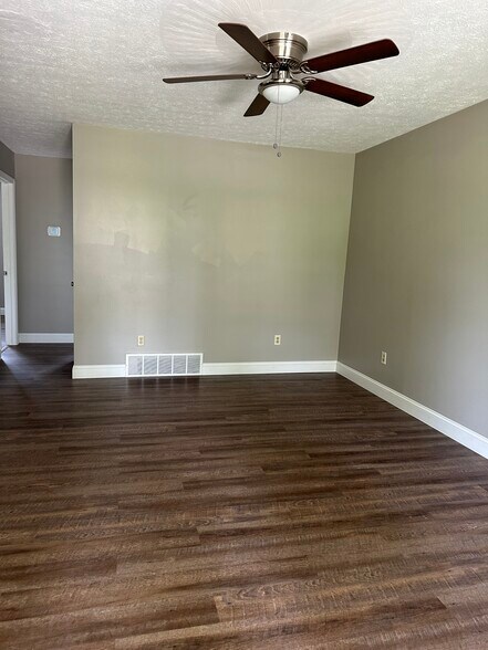 Building Photo - 5149 Teays Valley Rd