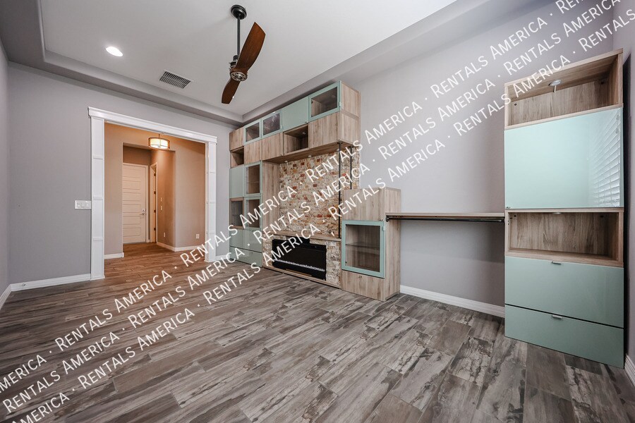 Building Photo - 5833 S Wilson Way