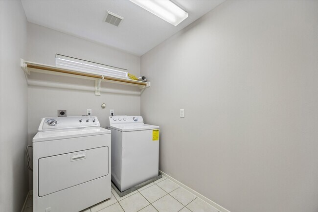 Building Photo - 21702 Cozy Hollow Ln