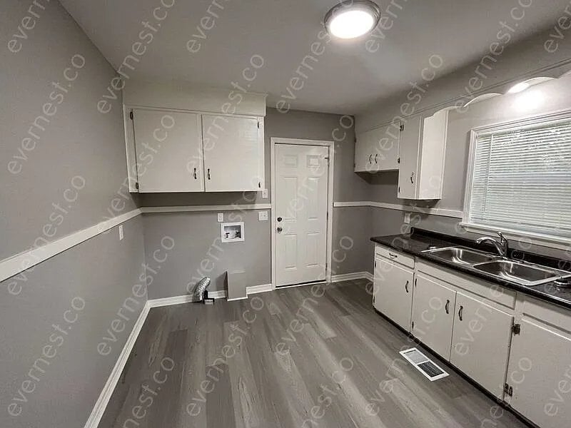 Building Photo - 1042 Winn St