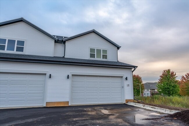 Building Photo - 139 Prairie Heights Dr