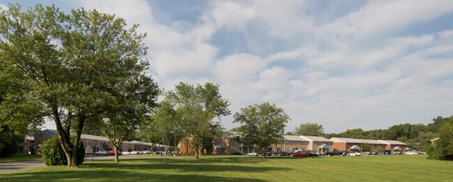 Building Photo - 1st Floor: Enjoy effortless step-free access and ground-level living, with a main bathroom and a ...