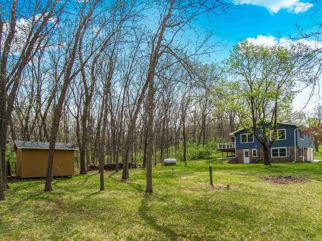 Building Photo - 1870 Sand Ridge Ct