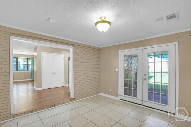 Building Photo - 2222 Bacon Park Dr
