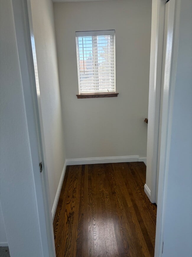 Building Photo - Coming Oct. 1, 2026 - Charming 3 bed, 2 bath with office on San Carlos Border