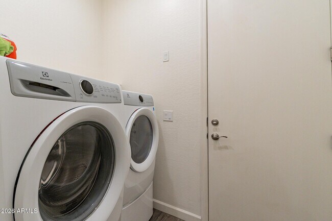 Building Photo - 2811 W Pollack St