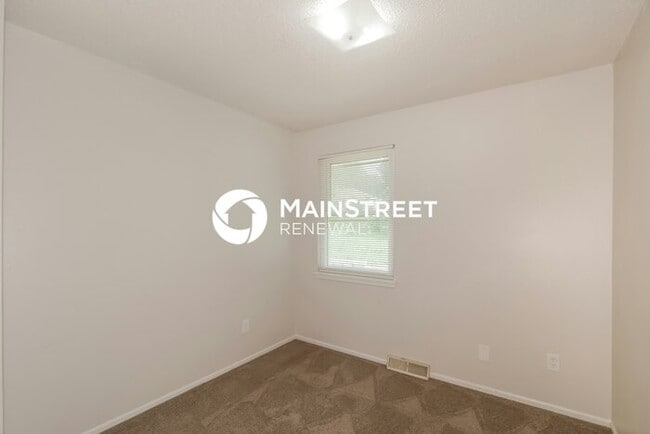 Building Photo - 3 Bedroom Pet-Friendly Home in Independence, MO with Main Street Renewal