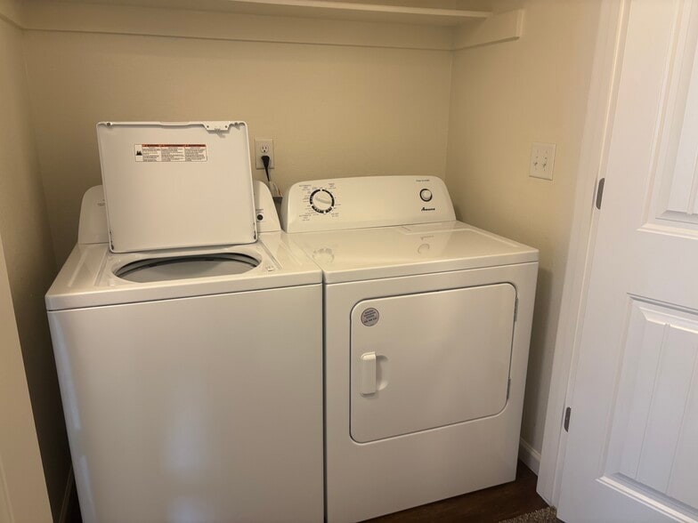 Building Photo - 4355 24th Street Rd