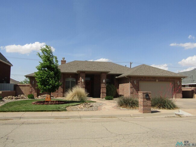 Building Photo - 2104 W Ray Ave