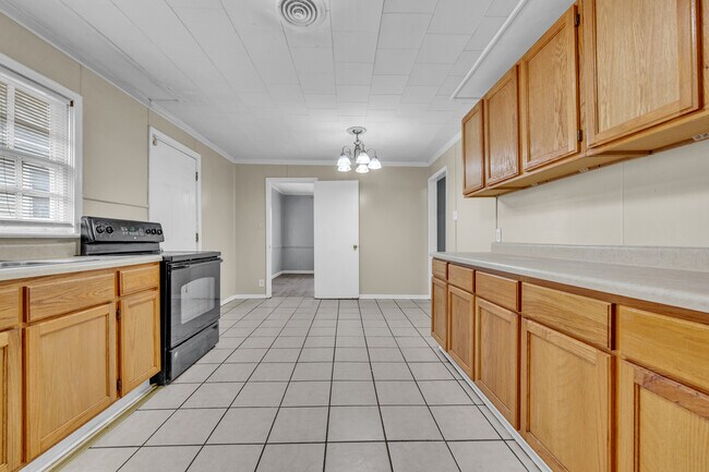 Building Photo - 4413 6th Ave