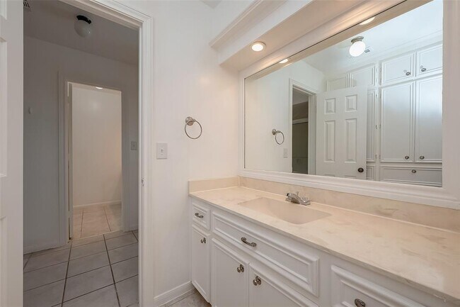 Building Photo - 20206 Cadogan Ct