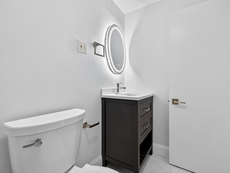 Building Photo - 1578 Cambridge St