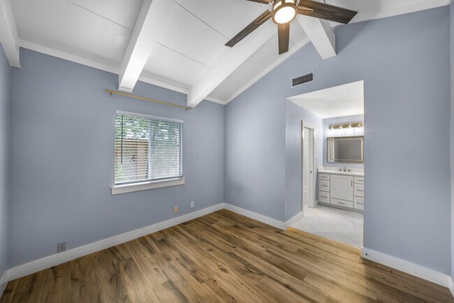 Building Photo - 1913 Lightsey Rd