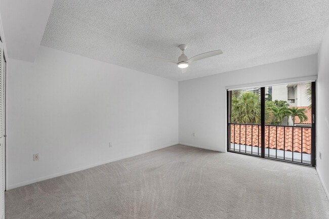 Building Photo - 3908 S Ocean Blvd