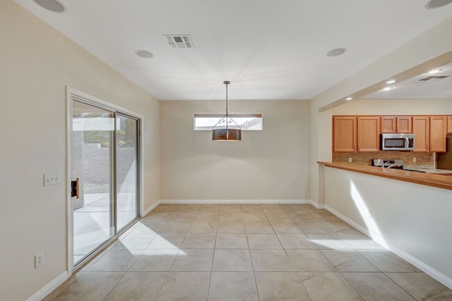 Building Photo - 2/2 BEAUTIFUL Single Story in Sun City Ant...