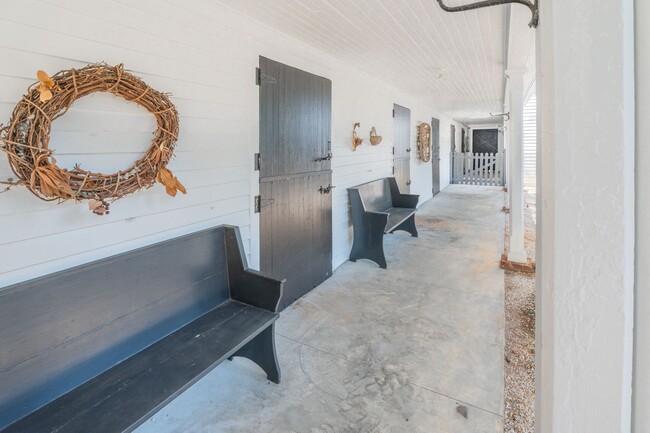 Building Photo - 326 Sumter St SE