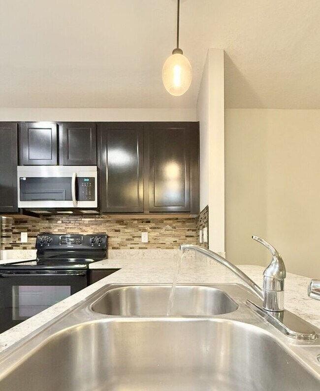 Building Photo - 9826 Hound Chase Dr