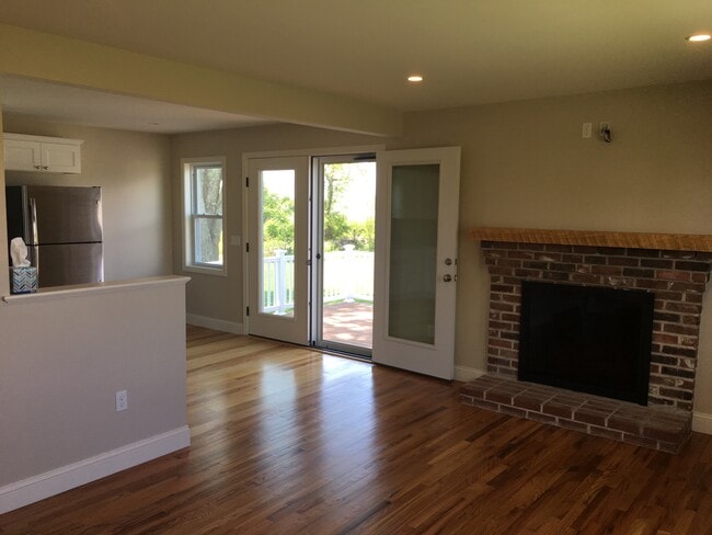 Building Photo - 7 Herbert Dr